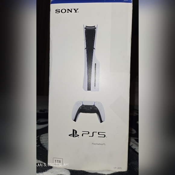 PLAYSTATION 5 - Picture 2 of 4